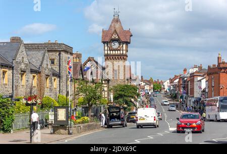 Der Uhrenturm von der High Street, Ledbury, Herefordshire, England, Großbritannien Stockfoto