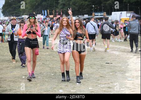 Neunzigtausend Musikfans genießen am 29. August 2021 Live-Musik beim Leeds Festival im Bramham Park. Das Wochenende der Musik wird von Liam Gallagher, Stormzy und Post Malone gecoadelt.Inhalt: Atmosphäre wo: Leeds, Großbritannien Wann: 29 Aug 2021 Credit: Graham Finney/WENN Stockfoto