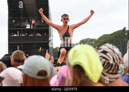 Neunzigtausend Musikfans genießen am 29. August 2021 Live-Musik beim Leeds Festival im Bramham Park. Das Wochenende der Musik wird von Liam Gallagher, Stormzy und Post Malone gecoadelt.Inhalt: Atmosphäre wo: Leeds, Großbritannien Wann: 29 Aug 2021 Credit: Graham Finney/WENN Stockfoto