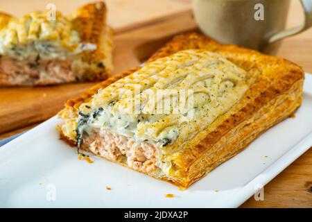 Blätterteig mit Lachs Stockfoto