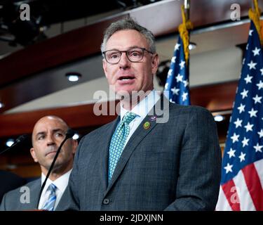 Washington, Usa. 23.. Juni 2022. Der US-Repräsentant Scott Peters (D-CA) spricht über die Einführung des „Save Our Sequoias Act“. Kredit: SOPA Images Limited/Alamy Live Nachrichten Stockfoto