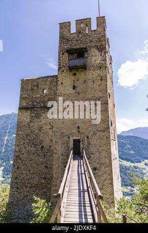 Österreich, Tirol, Stanz bei Landeck, Eingang Schloss Schrofenstein Stockfoto