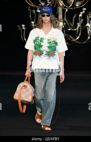 Paris, Frankreich. 23.. Juni 2022. RHUDE SS23 Runway während der Paris Fashion Week am 2022. Juni - Paris, Frankreich. 22/06/2022 Credit: dpa/Alamy Live News Stockfoto