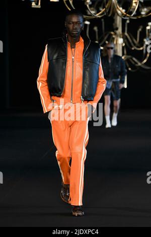 Paris, Frankreich. 23.. Juni 2022. RHUDE SS23 Runway während der Paris Fashion Week am 2022. Juni - Paris, Frankreich. 22/06/2022 Credit: dpa/Alamy Live News Stockfoto