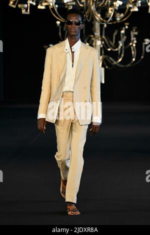 Paris, Frankreich. 23.. Juni 2022. RHUDE SS23 Runway während der Paris Fashion Week am 2022. Juni - Paris, Frankreich. 22/06/2022 Credit: dpa/Alamy Live News Stockfoto