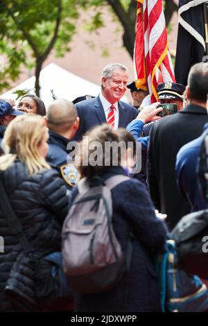 Manhattan, USA - 11. 2021. November: Bürgermeister Bill de Blasio bei der Veterans Day Parade in NYC. Stockfoto