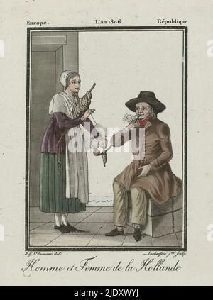 Europa, République, L'an 1806 : Homme et Femme de la Hollande, Frau mit Spinnenrock und Pfeifenraucher, in holländischer Tracht., Druckerei: Lachaussée, (auf Objekt erwähnt), nach Zeichnung von: Jacques Grasset de Saint Sauveur, (auf Objekt erwähnt), 1806, Papier, Radierung, Höhe 163 mm × Breite 112 mm Stockfoto