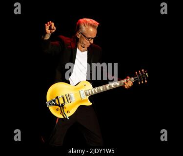 22. Juni 2022, Nashville, Indiana, USA: Pat Benatar & Neil Giraldo treten am 22. Juni 2022 im Brown County Music Center in Nashville, Indiana, auf. (Bild: © Lora Olive/ZUMA Press Wire) Stockfoto