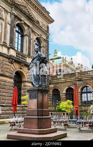 Denkmal für Carl Maria von Weber auf dem Theaterplatz, Dresden, Deutschland Stockfoto