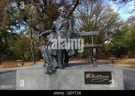 Tschernihiw, Ukraine 7. Oktober 2021: Denkmal für den Schriftsteller, Dichter, Künstler und Weisen des ukrainischen Volkes Taras Grigorjewitsch Schewtschenko in der Stadt Stockfoto