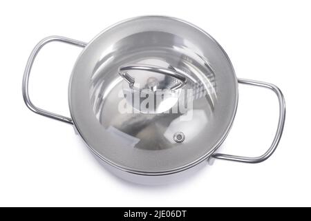 Edelstahlwanne mit Glasdeckel isoliert auf weißem Hintergrund Stockfoto
