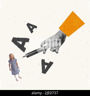Collage zeitgenössischer Kunst. Konzeptuelles Image. Riesige weibliche Hand hält Spritze, kleines Mädchen, Kind schreiend. Impfungen machen, Kinder gesund Stockfoto