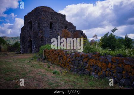 Byzantinische Kirche mit Kuppel, Cuba di Santa Domenica, Castiglione di Sicilia, Sizilien, Italien Stockfoto