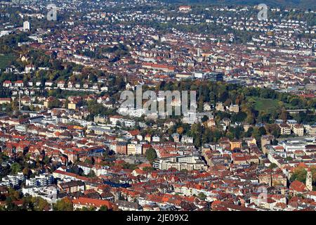 Blick im Herbst vom Stuttgarter Fernsehturm Heslach mit Marienplatz, Karlshöhe, Stuttgart West im Hintergrund, Landeshauptstadt Stuttgart Stockfoto