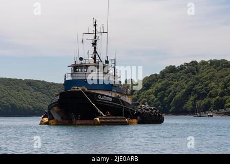 Cornwall, England, Großbritannien. 2022. Der Gladiator baute 1975 538 Tonnen, ein Schlepper, der auf dem Fluss Fal in Cornwall, Großbritannien, aufgelegt wurde Stockfoto