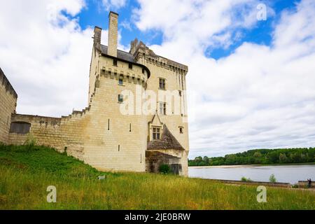 Das Château de Montsoreau ist ein spätgotisches Schloss, das im Flussbett der Loire erbaut wurde. Es befindet sich in der Marktstadt Montsoreau. Dépar von Maine-et-Loire Stockfoto