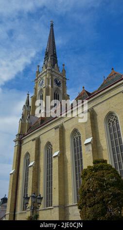 Die Kirche „Name Maria“ ist eine römisch-katholische Pfarrkirche in Novi Sad, Serbien. Stockfoto