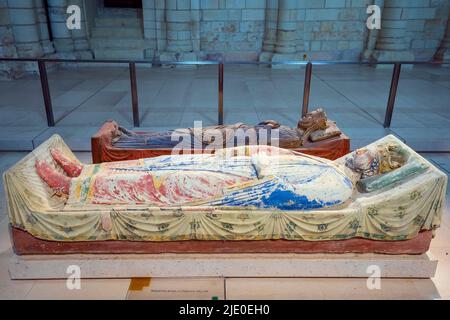 Grab von Richard Coeur de Lion und Königin Berengaria in der Abtei Fontevraud. Die königliche Abtei unserer Lieben Frau von Fontevraud. Westfranzösisches Department of Maine- Stockfoto