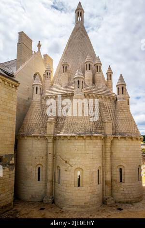 Gebäude mit römischer Küche. Die königliche Abtei unserer Lieben Frau von Fontevraud war ein Kloster im Dorf Fontevraud-l'Abbaye, in der Nähe von Chinon, Frankreich. Stockfoto