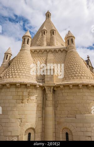 Gebäude mit römischer Küche. Die königliche Abtei unserer Lieben Frau von Fontevraud war ein Kloster im Dorf Fontevraud-l'Abbaye, in der Nähe von Chinon, Frankreich. Stockfoto