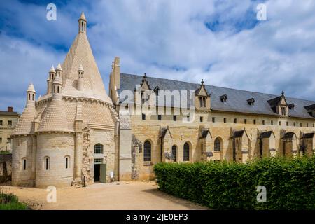 Gebäude mit römischer Küche. Die königliche Abtei unserer Lieben Frau von Fontevraud war ein Kloster im Dorf Fontevraud-l'Abbaye, in der Nähe von Chinon, Frankreich. Stockfoto