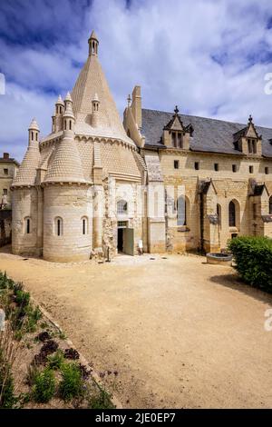 Gebäude mit römischer Küche. Die königliche Abtei unserer Lieben Frau von Fontevraud war ein Kloster im Dorf Fontevraud-l'Abbaye, in der Nähe von Chinon, Frankreich. Stockfoto