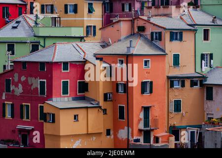 Häuser von Boccadasse Dorf in der Nähe, Genua, Genua, Ligurien, Italien Stockfoto