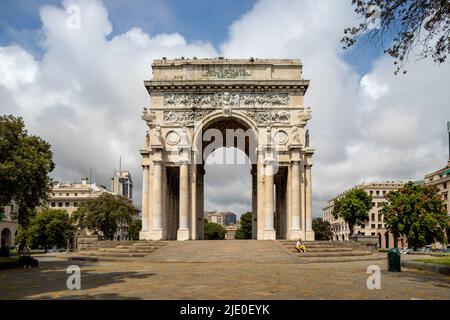 Der Arco della Vittoria im Zentrum von Genua, Genua, Ligurien, Italien Stockfoto