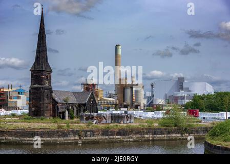 Christ Church ehemalige anglikanische Pfarrkirche, jetzt entlassen, in Weston Point Docks, Runcorn, Chesthire, England. Es ist ein denkmalgeschütztes Gebäude. Stockfoto