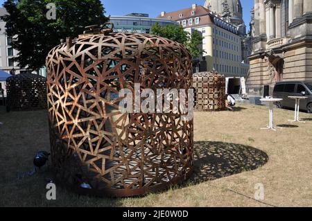 Drazdany, Deutschland. 24.. Juni 2022. Kunstfestival Alle Macht der Fantasie! Die tschechische Saison in Dresden beginnt in Dresden, Deutschland, am 24. Juni 2022. Abgebildetes Kunstwerk von Cestmir Suska. Kredit: Ales Zapotocky/CTK Foto/Alamy Live Nachrichten Stockfoto