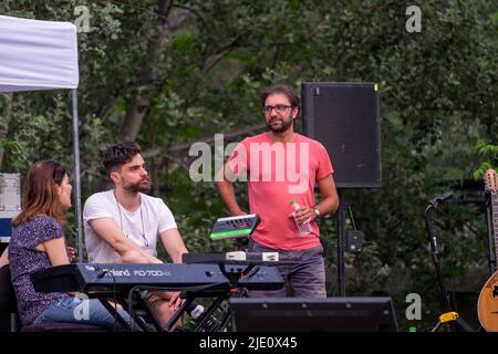 Musikband macht die letzte Probe vor dem Konzert Stockfoto