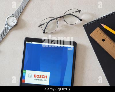 Deutschland. 24.. Juni 2022. In dieser Abbildung ist das Bosch (Robert Bosch GmbH)-Logo auf einem Tablet zu sehen. (Foto von Igor Golovniov/SOPA Images/Sipa USA) Quelle: SIPA USA/Alamy Live News Stockfoto