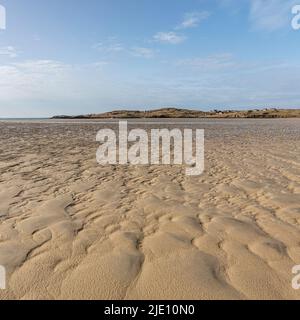 Sandmuster am Strand von Ardroil mit Blick auf Cradhlastadh, Uig Bay, Isle of Lewis, Äußere Hebriden, Schottland Stockfoto