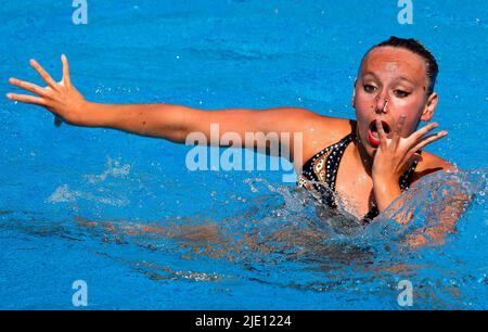 Budapest, Ungarn, 22.. Juni 2022. Ilona Fahrni aus der Schweiz tritt am sechsten Tag der Budapester FINA-Weltmeisterschaft 2022 im Alfred Hajos National Aquatics Complex in Budapest, Ungarn, beim Frauen-Solo-Freifinale an. 22. Juni 2022. Kredit: Nikola Krstic/Alamy Stockfoto