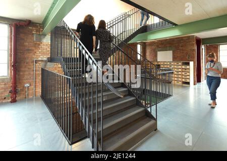 Treppe. 16 Chart Street Engineers Office, London, Großbritannien. Architekt: Ian Chalk Architects , 2022. Stockfoto