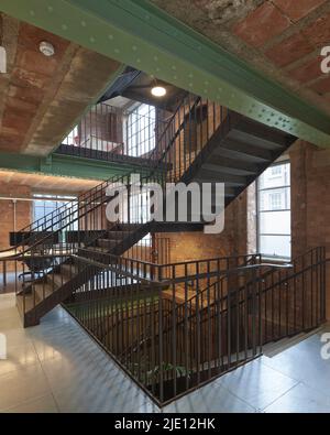 Treppe. 16 Chart Street Engineers Office, London, Großbritannien. Architekt: Ian Chalk Architects , 2022. Stockfoto