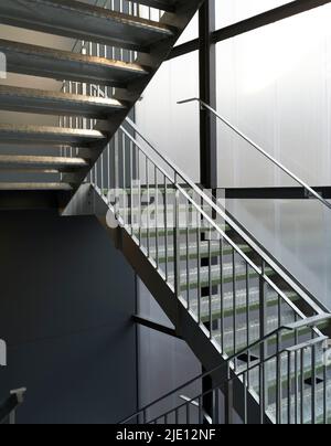 Treppe. 16 Chart Street Engineers Office, London, Großbritannien. Architekt: Ian Chalk Architects , 2022. Stockfoto