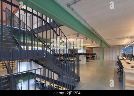 Treppe. 16 Chart Street Engineers Office, London, Großbritannien. Architekt: Ian Chalk Architects , 2022. Stockfoto