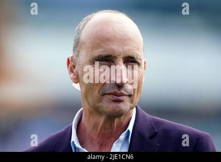 Nasser Hussain am zweiten Tag des dritten LV= Insurance Test Series Match im Emerald Headingley Stadium, Leeds. Bilddatum: Freitag, 24. Juni 2022. Stockfoto