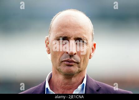 Nasser Hussain am zweiten Tag des dritten LV= Insurance Test Series Match im Emerald Headingley Stadium, Leeds. Bilddatum: Freitag, 24. Juni 2022. Stockfoto