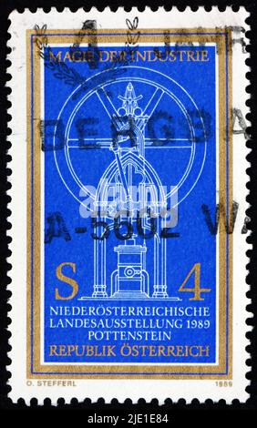 ÖSTERREICH - UM 1989: Eine in Österreich gedruckte Marke zeigt Dampfmaschine, Industrietechnikausstellung, Pottenstein, um 1989 Stockfoto