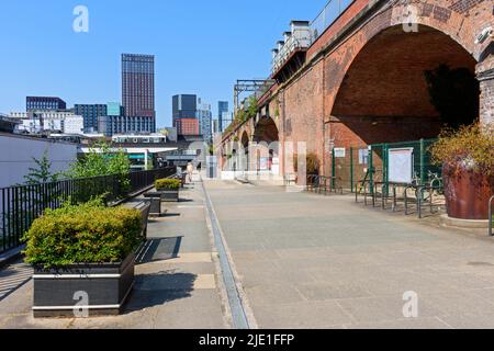 Teil der Manchester South Junction und des Altrincham Railway Viaduct, erbaut 1846-49. Grade-II-gelistete Struktur. Altrincham St. Manchester, England, Großbritannien Stockfoto