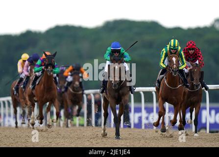 Just Hiss mit Thomas Easterby gewinnt das Sky Sports Racing Sky 415 Amateur Jockeys' Handicap am zweiten Tag des Northumberland Plate Festivals auf der Rennbahn von Newcastle. Bilddatum: Freitag, 24. Juni 2022. Stockfoto