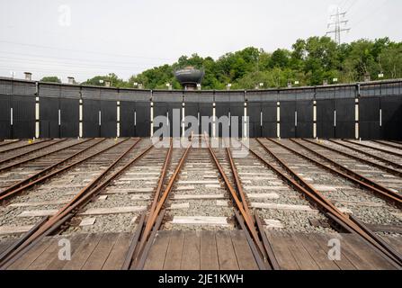 Bochum-Dahlhausen, Eisenbahnmuseum, Ringlokschuppen mit Drehscheibe Stockfoto
