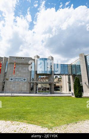 Skopje, Nordmakedonien - Juni 2022: Jüdisches Holocaust-Museum in Skopje, Mazedonien. Das Museum befindet sich im Zentrum von Skopje Stockfoto