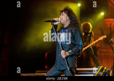 Milwaukee, USA. 23.. Juni 2022. Joey Belladonna von Anthrax beim Summerfest Music Festival am 23. Juni 2022 in Milwaukee, Wisconsin (Foto: Daniel DeSlover/Sipa USA) Quelle: SIPA USA/Alamy Live News Stockfoto