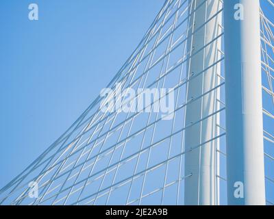 Sonniger Blick auf die Margaret Hunt Hill Bridge in Dallas, Texas Stockfoto