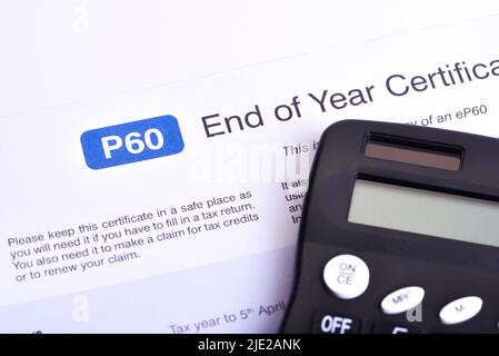 Englisch Steuerformular P60 Jahresendzertifikat von HM Revenue and Customs Stockfoto