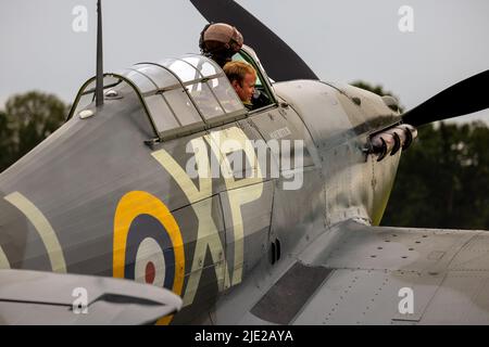 Hawker-BE505 mit 2 Sitzplätzen wird auf der Shuttleworth Evening Airshow am 18.. Juni 2022 ausgestellt Stockfoto
