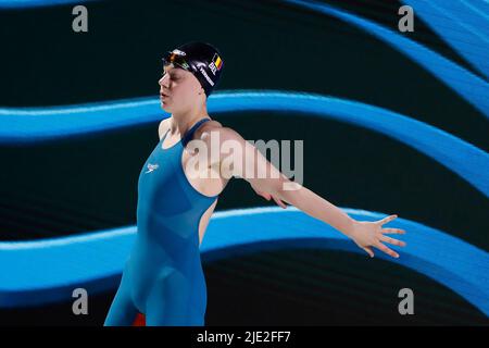 Der Belgier Fleur Vermeiren bereitet sich auf das Halbfinale der Breastroke-Frauen 50m bei den Schwimmweltmeisterschaften in Budapest, Ungarn, am Freitag, 24. Juni 2022 vor. Die FINA World Championships 19. finden vom 18. Juni bis 03. Juli 2022 statt. BELGA FOTO NIKOLA KRSTIC Stockfoto